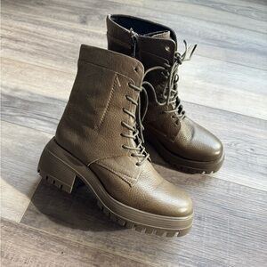 Franco Sarto Jetson Women's Brown Lace-Up Ankle Boots size 7 Olive